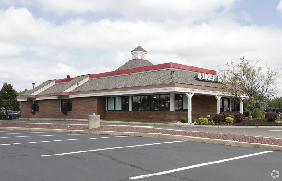 More Photos Of 173 Route 70, Medford Fast Food For Lease