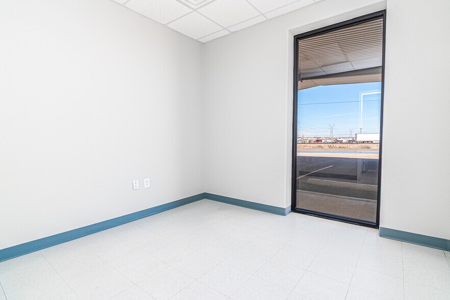 More Photos Of 10691 W Murphy St, Odessa Industrial For Lease