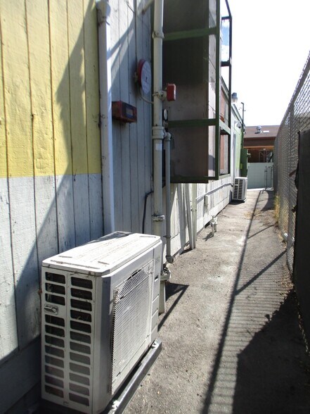 More Photos Of 9900-9904 S Central Ave, Los Angeles Schools For Lease