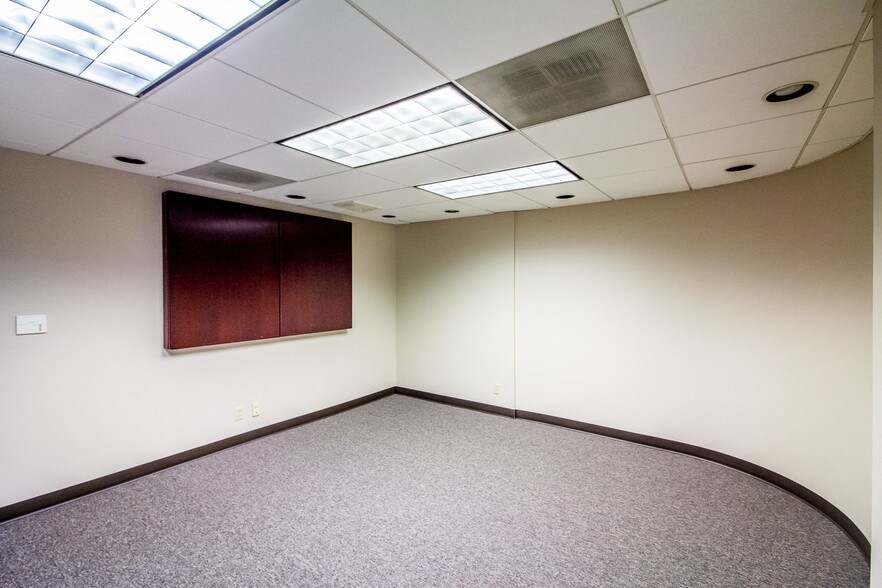 More Photos Of 5085 List Dr, Colorado Springs Medical For Lease