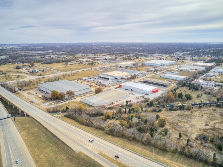 More Photos Of 3000 N Florence Ave, Tulsa Distribution For Lease