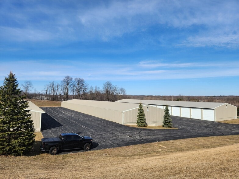 More Photos Of 7579 Friendly Dr, Kewaskum Self Storage For Sale