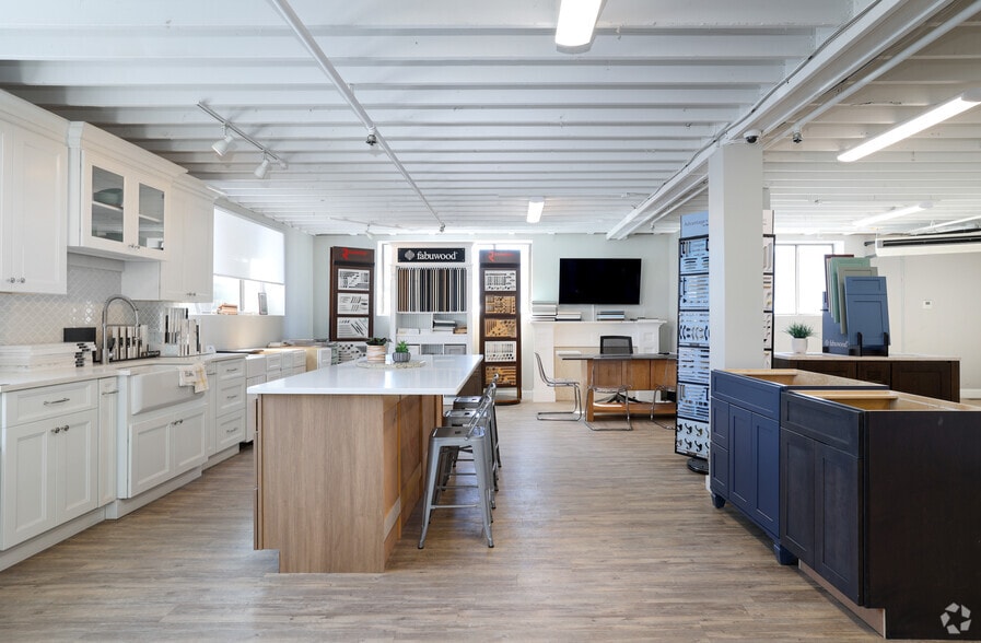 More Photos Of 58 Pulaski St, Peabody Unknown For Lease