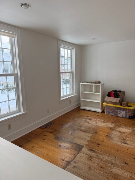 More Photos Of 16 Hudson St, Kinderhook Storefront Retail Residential For Lease