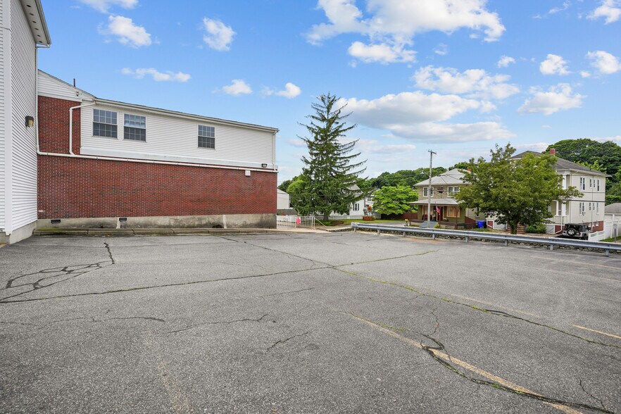More Photos Of 100 Smithfield Ave, Pawtucket Medical For Sale