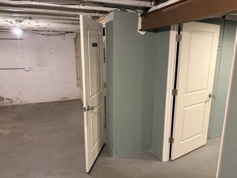 More Photos Of 27051 Southfield Rd, Lathrup Village Freestanding For Sale