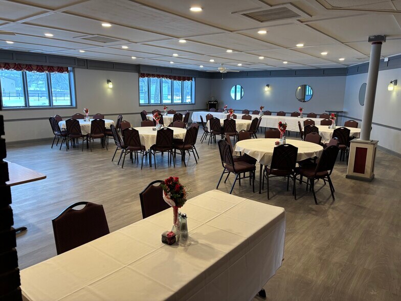 More Photos Of 24 S First St, Fulton Restaurant For Sale