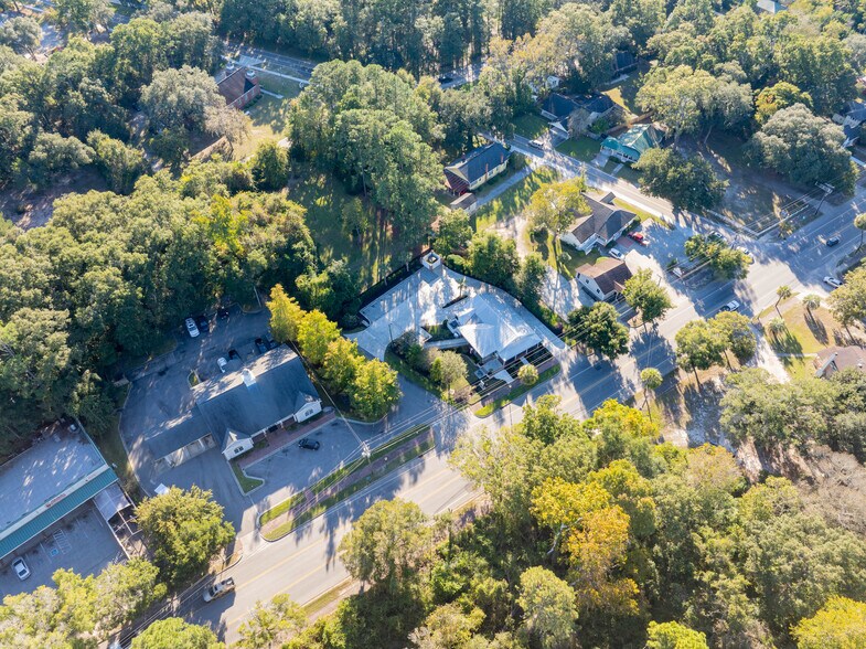 More Photos Of 8026 E Main St, Ridgeland General Retail For Sale