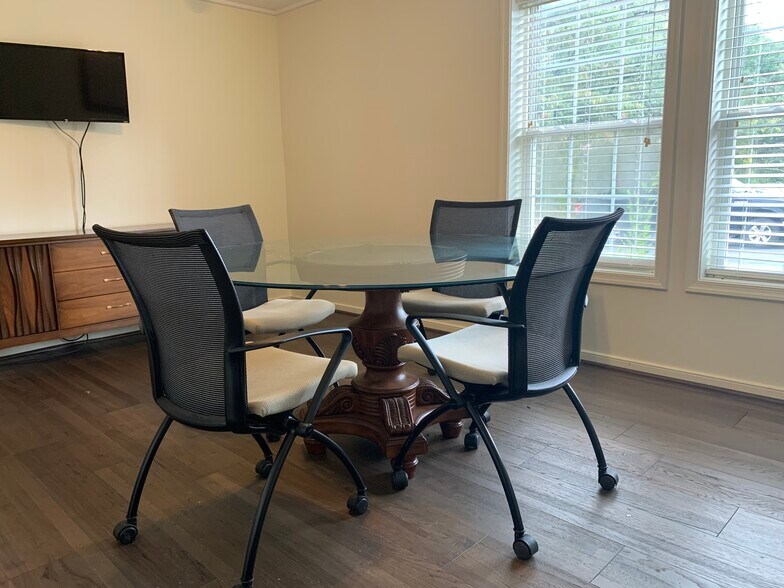 More Photos Of 2471 Rockfish Valley Hwy, Nellysford Office For Sale