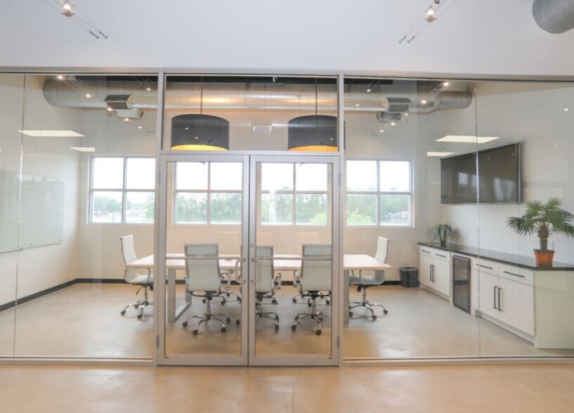 More Photos Of 525 Woodland Square Blvd, Conroe Coworking Space