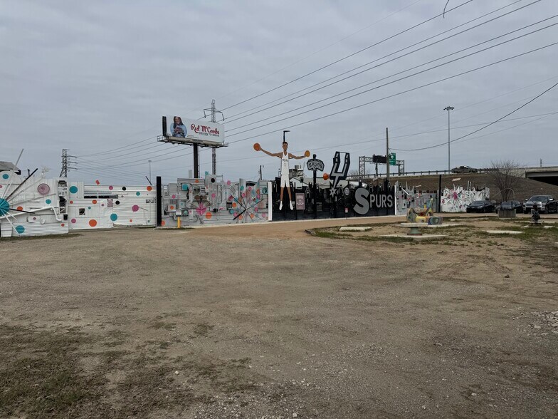 More Photos Of 1001 Roosevelt Ave, San Antonio Land For Sale