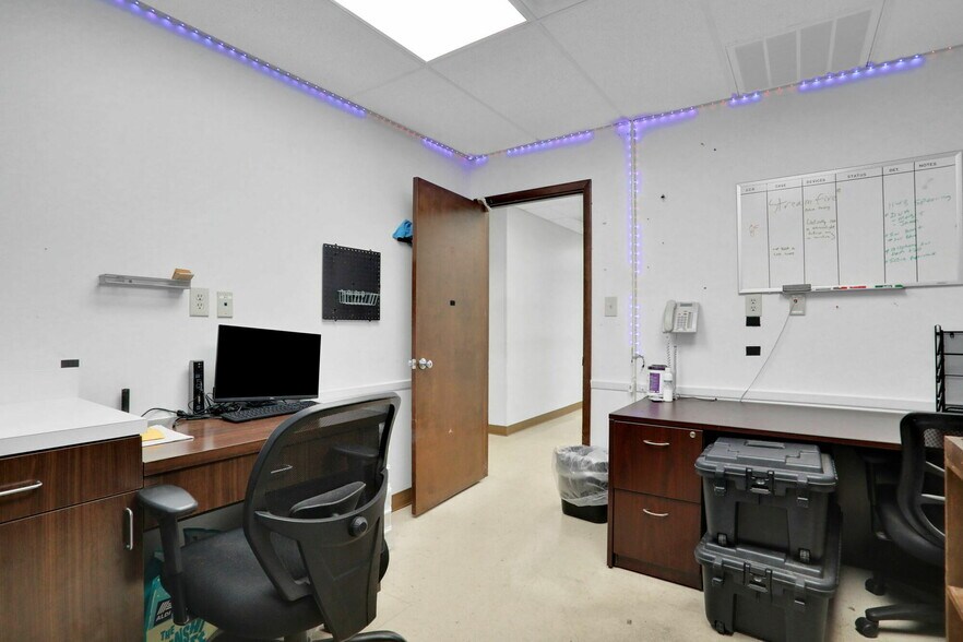 More Photos Of 1712-1736 University Blvd S, Jacksonville Medical For Sale