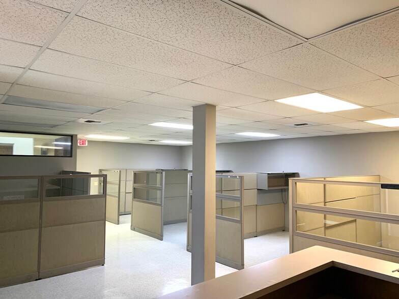 More Photos Of 1441-1443 E El Monte Way, Dinuba Office For Lease