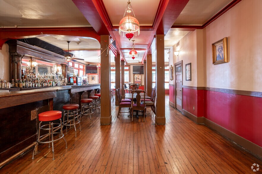 More Photos Of 11 Howell Ave, Bisbee Hotel For Sale