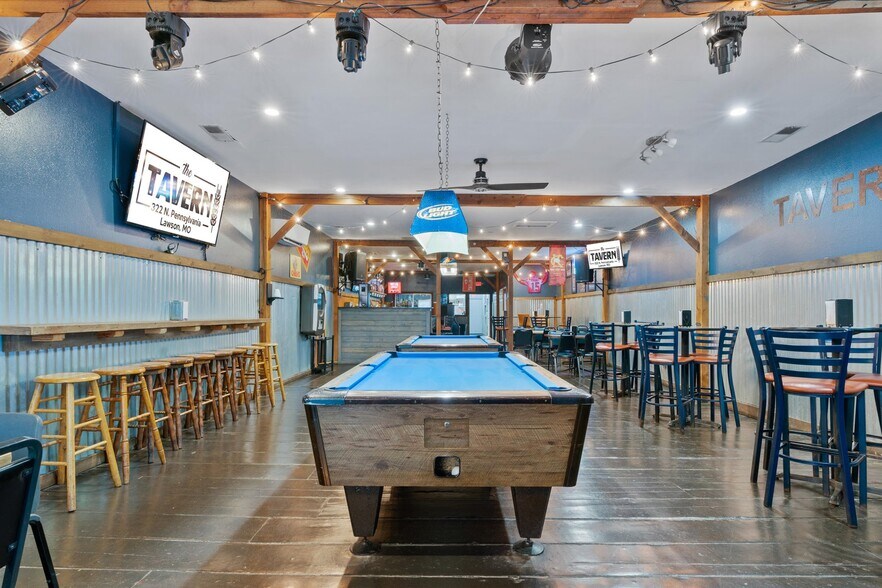 More Photos Of 322 N Pennsylvania Ave, Lawson Bar For Sale