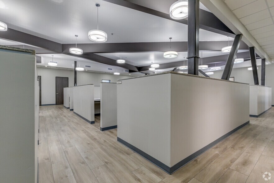 More Photos Of 8850 Huffmeister Rd, Houston Office For Lease