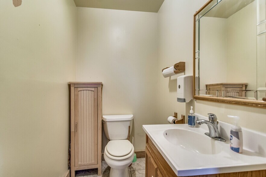 More Photos Of 725 S J St, Pensacola Office Residential For Sale