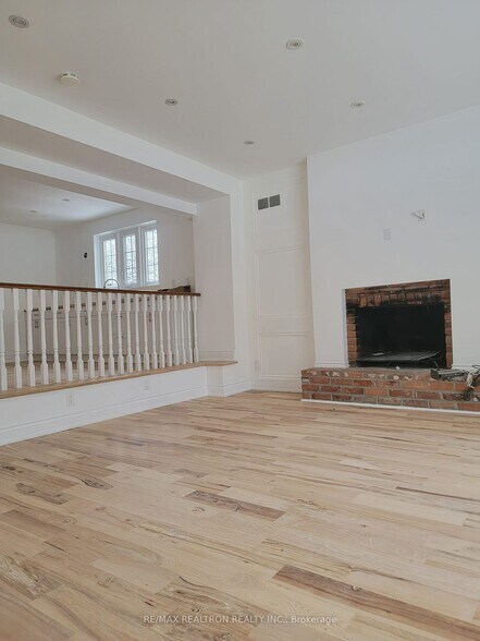 More Photos Of 16003 Yonge St, Aurora Land For Sale