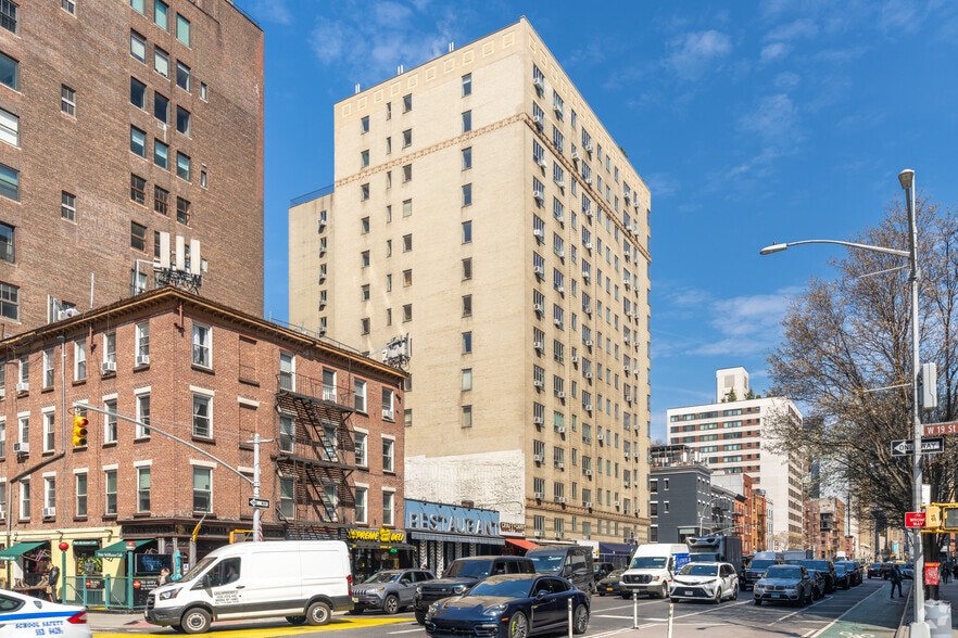 More Photos Of 160 7th Ave, New York Apartments For Lease