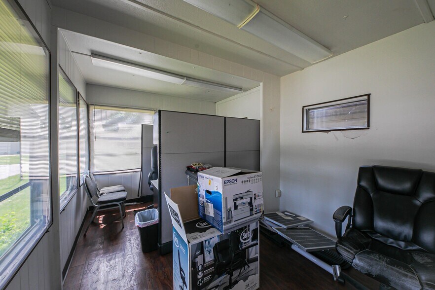 More Photos Of 106 W Main St, Enon Auto Dealership For Sale