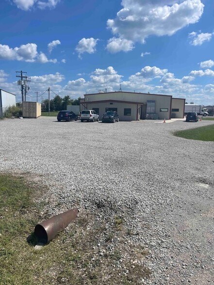 More Photos Of 9459 Alawhe Dr, Claremore Warehouse For Sale