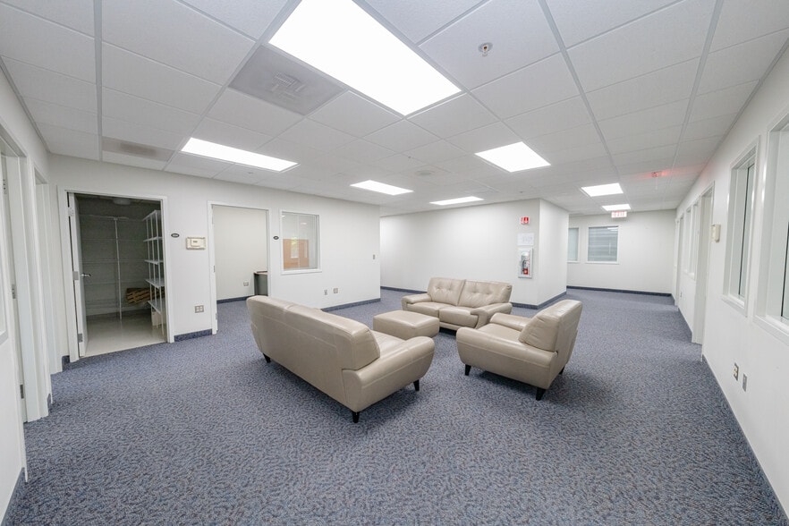 More Photos Of 7901 Riviera Blvd, Miramar Medical For Sale