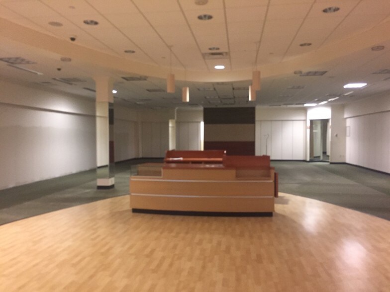 More Photos Of 1844-1850 Reisterstown Rd, Pikesville Freestanding For Lease