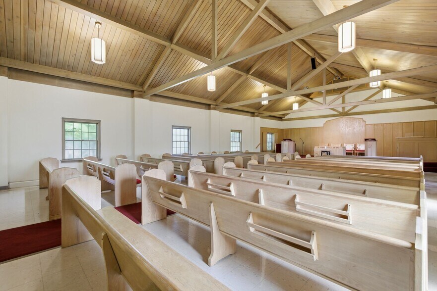 More Photos Of 405 S Westmore Ave, Lombard Religious Facility For Sale