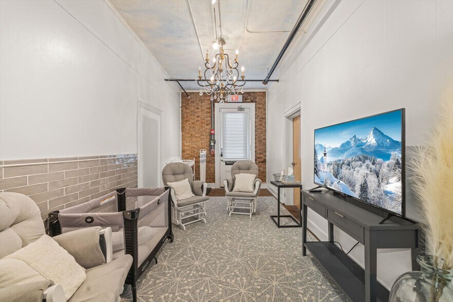 More Photos Of 236 2nd Ave S, Franklin Storefront Retail Office For Sale