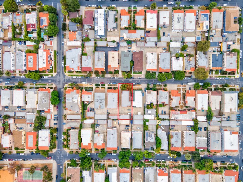 More Photos Of 445 N Spaulding Ave, Los Angeles Apartments For Sale