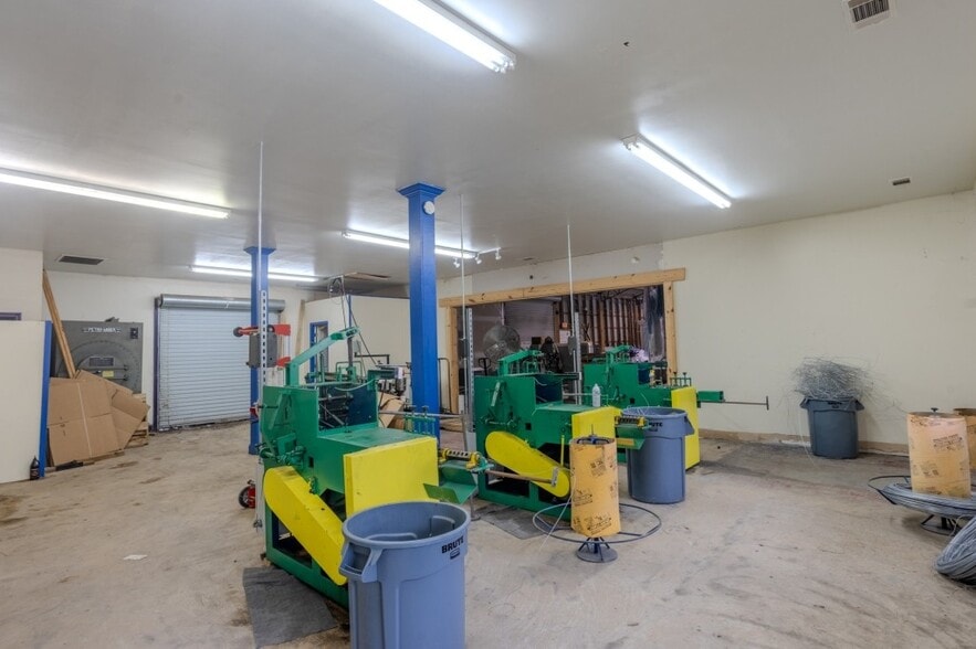 More Photos Of 244 N College St, Statesboro Flex For Sale