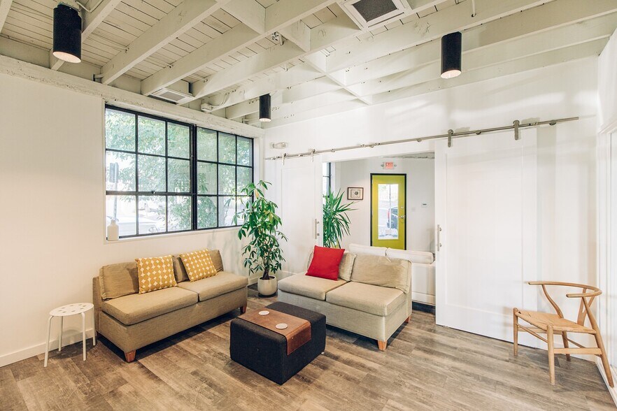 More Photos Of 840 SE Washington St, Portland Loft Creative Space For Sale