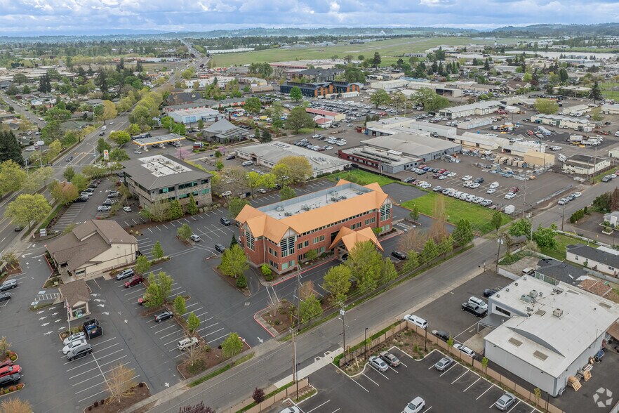 More Photos Of 1220 20th St SE, Salem Office For Lease