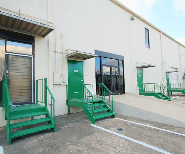 More Photos Of 2800 Antoine Dr, Houston Light Manufacturing For Lease