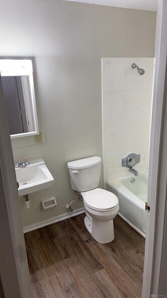 More Photos Of 3220 Illinois Ave, Middletown Apartments For Sale