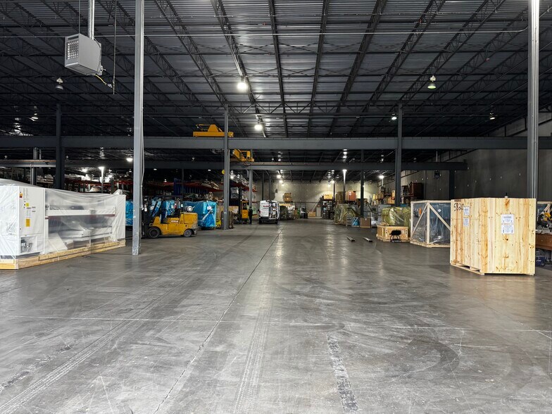 More Photos Of 640 Pegg Rd, Greensboro Warehouse For Lease