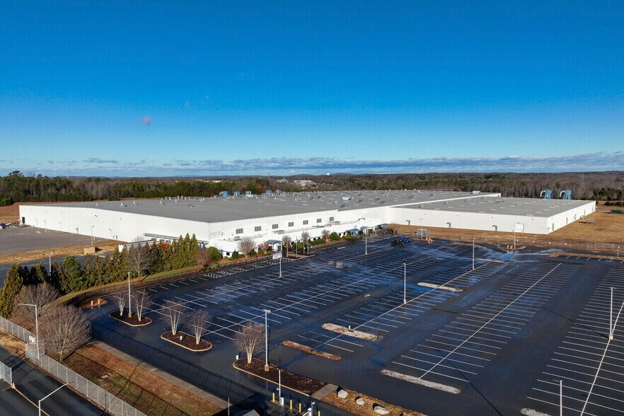 More Photos Of 100 Morgan Olson Way, Ringgold Manufacturing For Lease