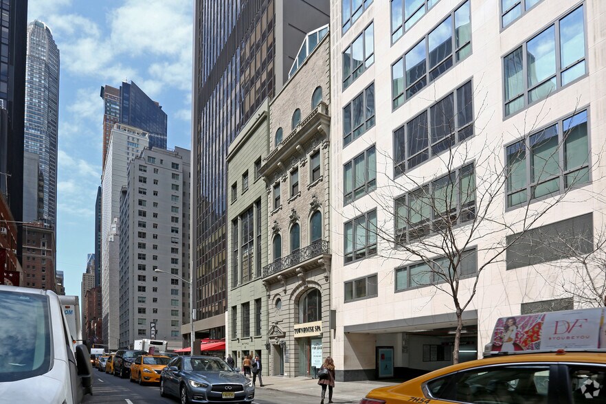 More Photos Of 39 W 56th St, New York Medical For Lease