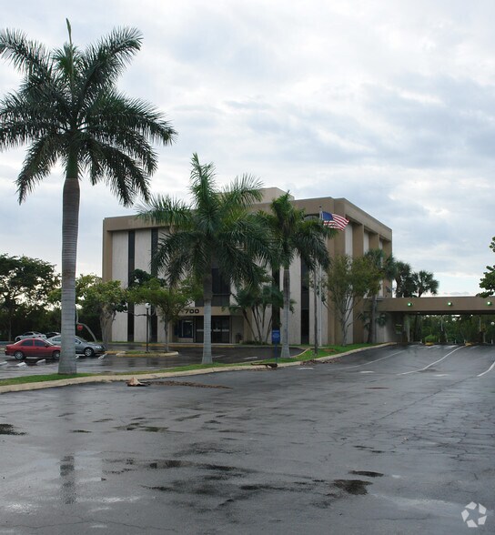 Primary Photo Of 700 E Dania Bch Blvd, Dania Office For Lease