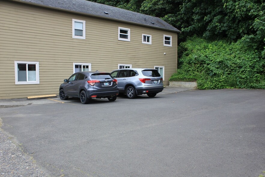 More Photos Of 2703 Marine Dr, Astoria Bar For Sale