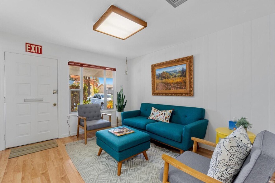 More Photos Of 455 March Ave, Healdsburg Medical For Sale