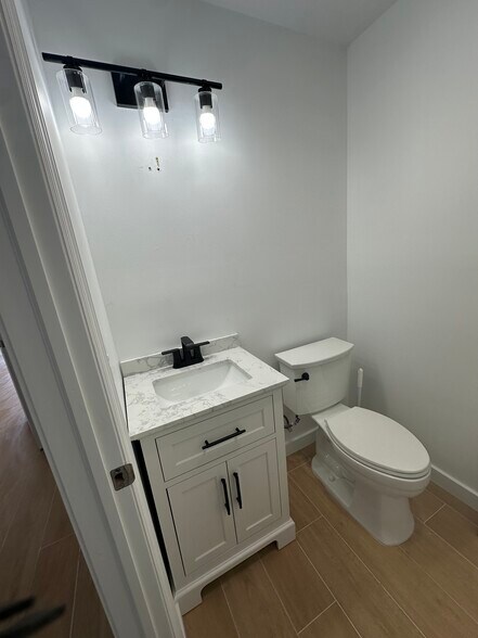 More Photos Of 1148-1152 SE Highway 484, Ocala Storefront For Lease