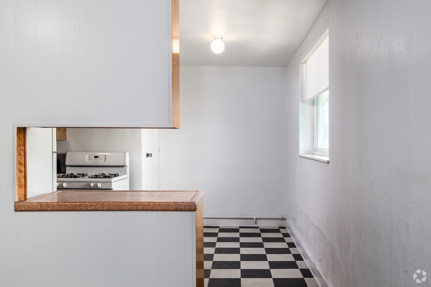 More Photos Of 2808-22 State St, Carlsbad Movie Theatre For Sale