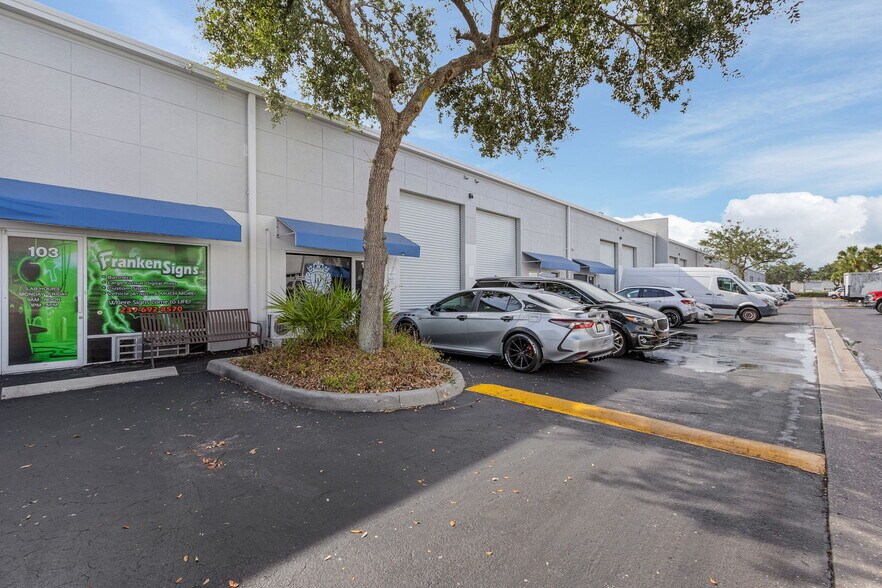 More Photos Of 4110 Enterprise Ave, Naples Unknown For Lease