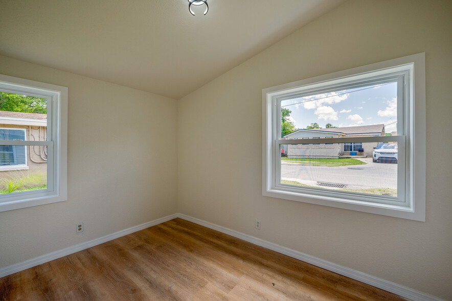 More Photos Of 259 Jefferson St, Daytona Beach Multifamily For Sale