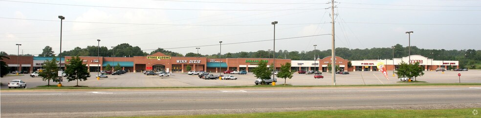 More Photos Of 700-726 Academy Dr, Bessemer Freestanding For Lease