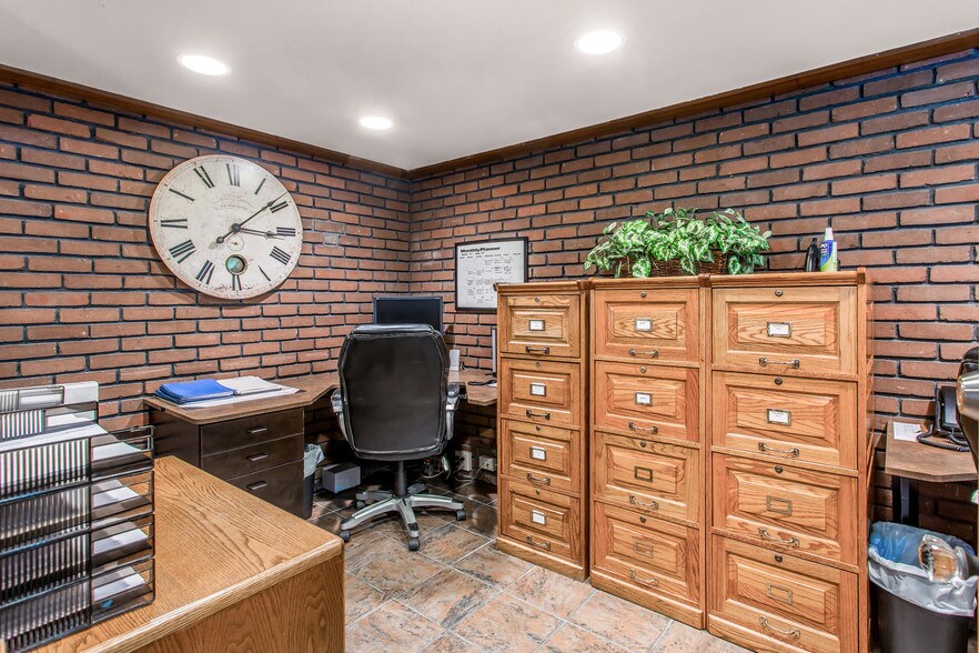 More Photos Of 592 N Euclid, Upland Office For Sale