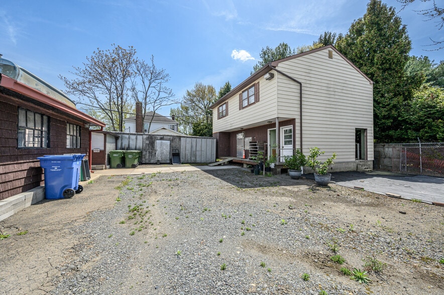 More Photos Of 2001 NJ-35, South Amboy Freestanding For Sale