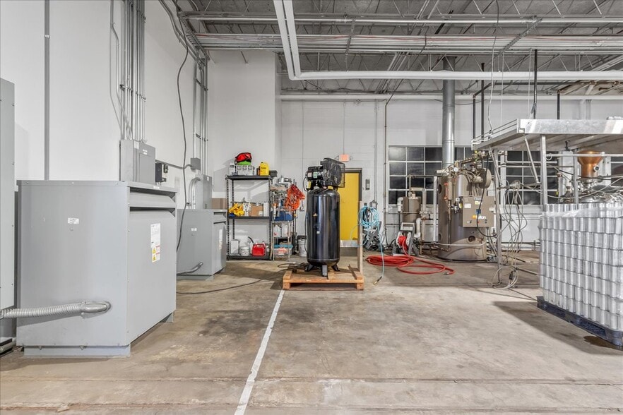 More Photos Of 1341 Hughes Ford Rd, Frederick Light Manufacturing For Lease