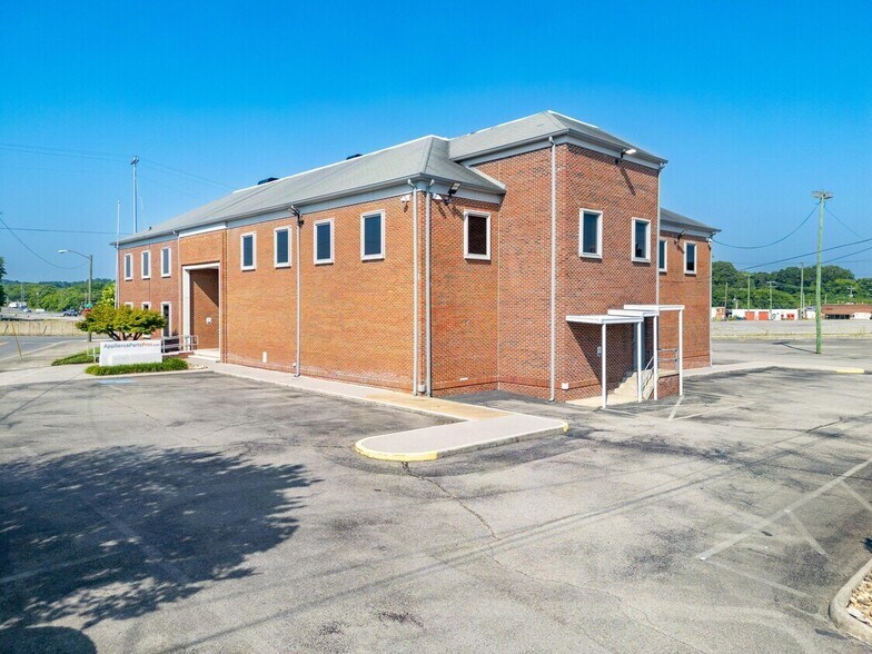 More Photos Of 240 Edwards St, Cleveland Office For Sale